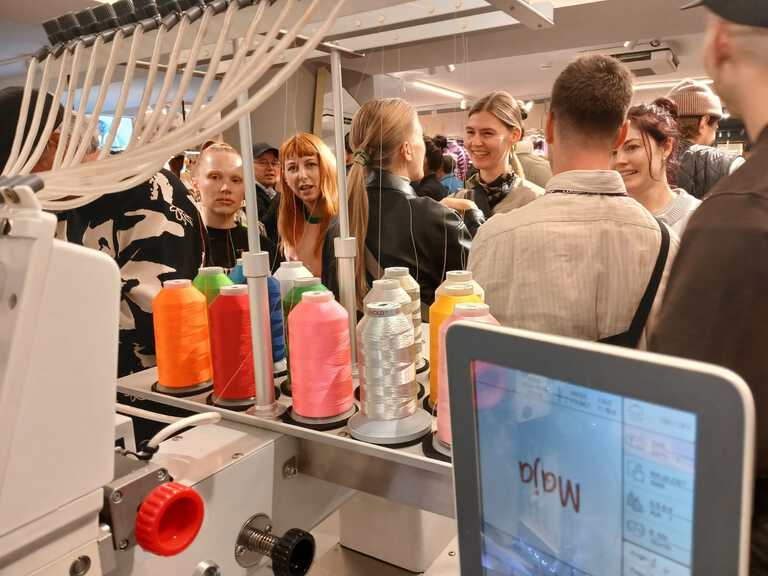 Kreative Ideen für mobile Stickerei bei Hochzeiten und privaten Feiern